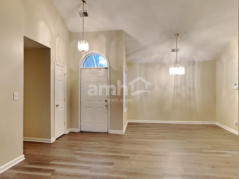 Building Photo - 115 Brookhaven Ln