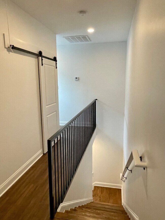 Building Photo - Newly Renovated 2BD/2.5BA with covered Driveway and Backyard