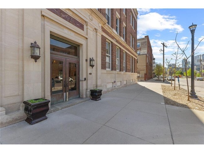 Building Photo - 918 N 3rd St