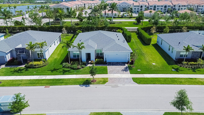 Building Photo - 11821 SW Lyra Dr.