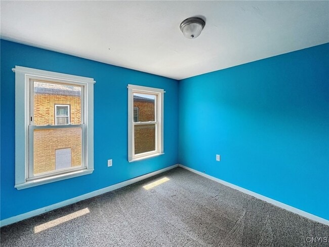 Building Photo - 262 W 4th St S