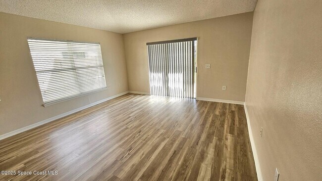 Building Photo - 869 Macon Dr
