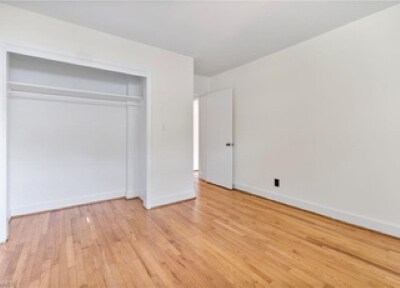 Building Photo - 9 Hawthorne Ln