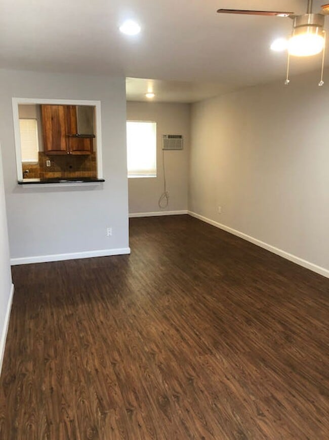 Building Photo - 1bed 1bath Apartment 1 month free with 12 month lease