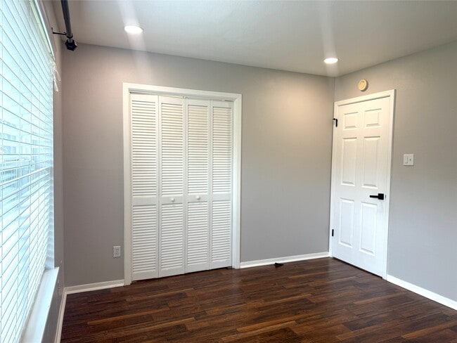 Building Photo - 603 Springwood Dr