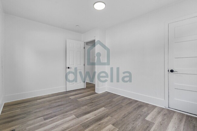 Building Photo - FULLY RENOVATED 3-Bedroom Rental Home on Woodlawn Ave.-UNMATCHED COMFORT, CONVENIENCE & VALUE!