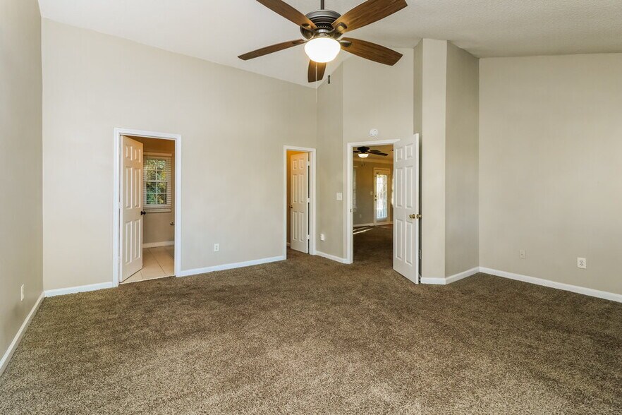 Building Photo - 2327 Wavetree Ln NW