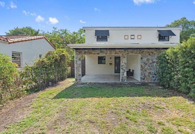 Primary Photo - 10747 NE 2nd Pl