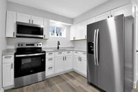 Building Photo - Freshly Renovated Duplex. Upstairs and Downstairs Units Available Now. Schedule a Schedule Today!