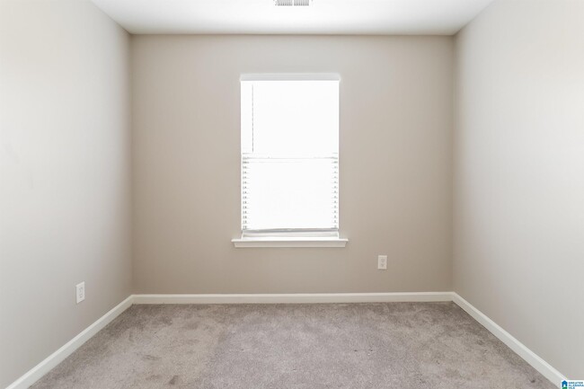 Building Photo - 165 Briar Ridge Ln