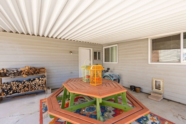 Building Photo - Central Single Family Home