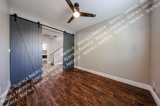 Building Photo - 7223 N 73rd Dr