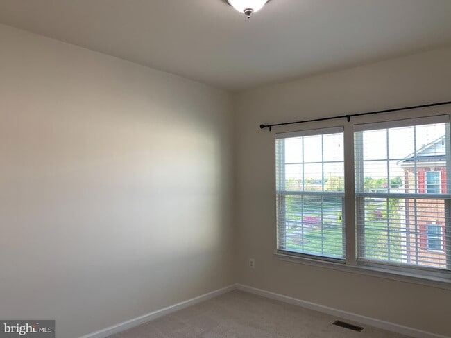 Building Photo - 21564 Romans Dr