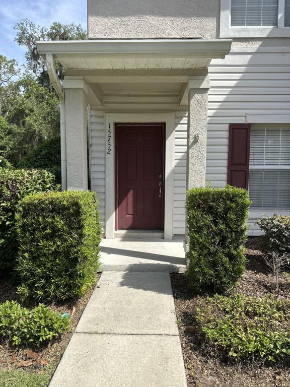 Building Photo - 15752 Fishhawk Falls Dr