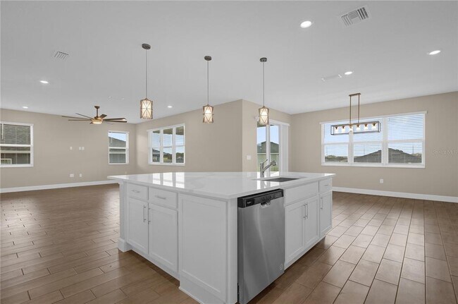 Building Photo - 1964 Burgundy Dr