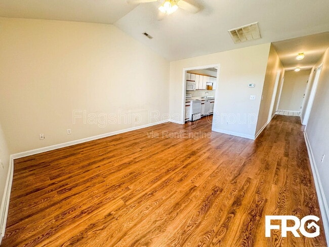 Building Photo - 5160 Deveron St