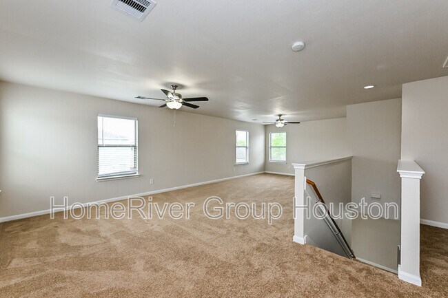 Building Photo - 6610 Hawthorne Falls Ln