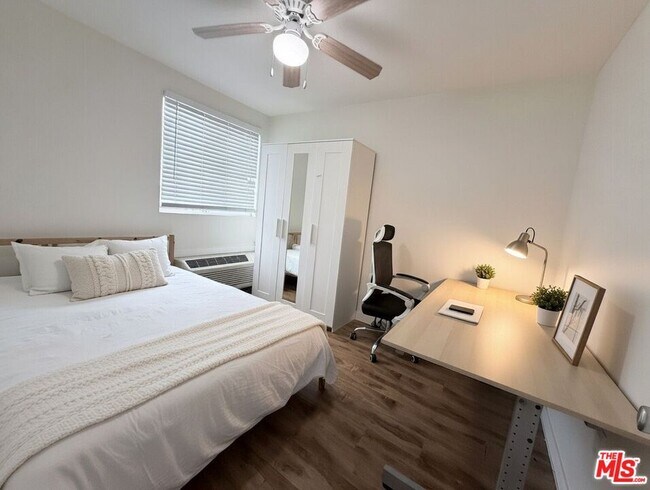 Building Photo - 1254 W 37th Dr