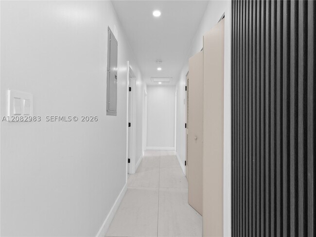 Building Photo - 421 S 56th Terrace