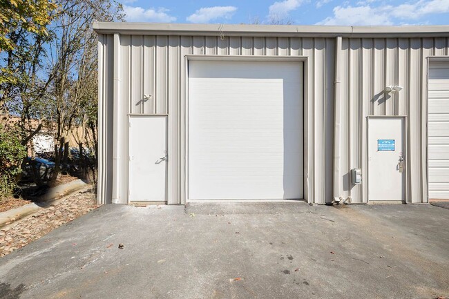 Building Photo - 5621 Departure Dr