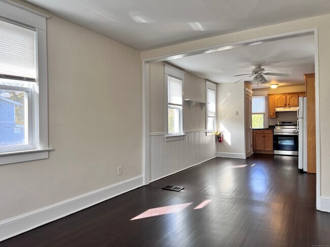 Building Photo - 36 Treadwell Ave