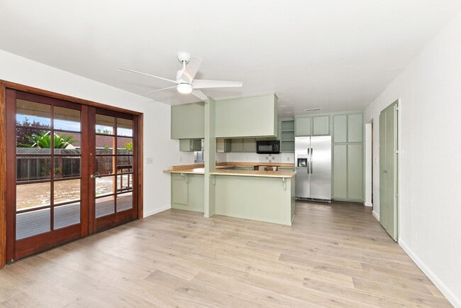 Building Photo - 831 Lightwood Ct
