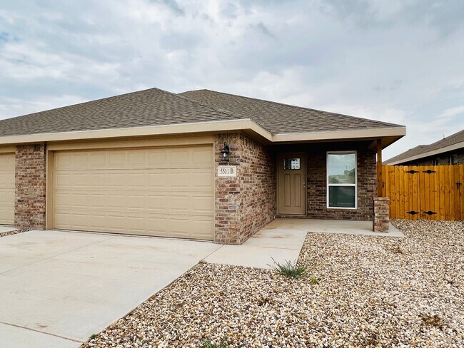 Building Photo - New 3/2/2 Duplex in Northwest Lubbock