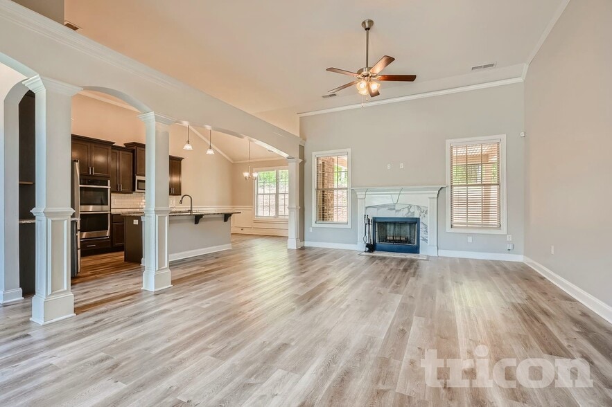 Building Photo - 2615 Morgan Park Dr SW