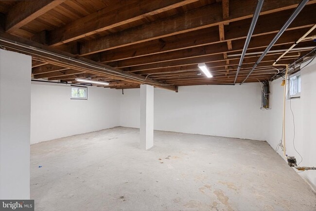 Building Photo - 1842 S Spring Rd