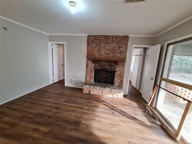 Building Photo - 4 Bed 2 Bath in 36111 zip code