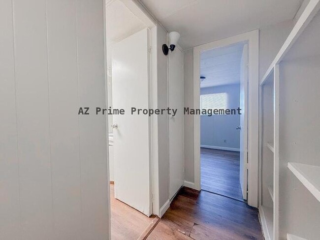 Building Photo - 17401 E Meadow Ln