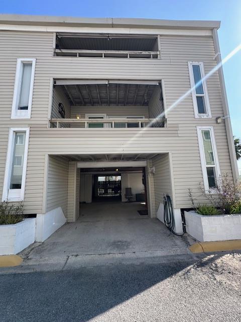 Building Photo - 401 Island Ave