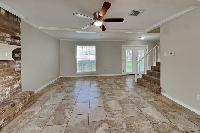 Building Photo - 14922 Spring Lake Dr