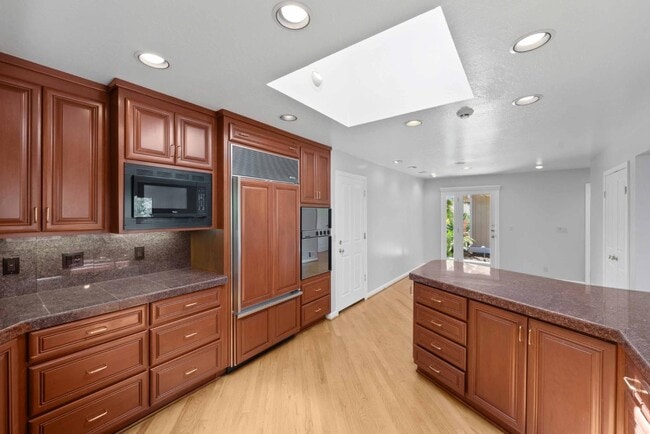 Building Photo - 7175 Red Holly Ct