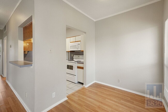 Building Photo - 2804 Rio Grande St