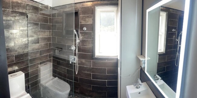 Building Photo - 2525 Miller Park Cir