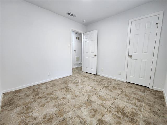 Building Photo - 2633 Crestbrook Ln