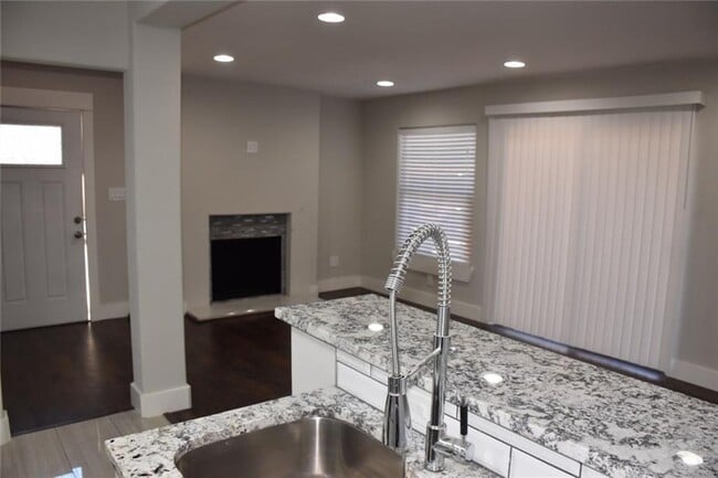 Building Photo - 4804 W Wind Trail