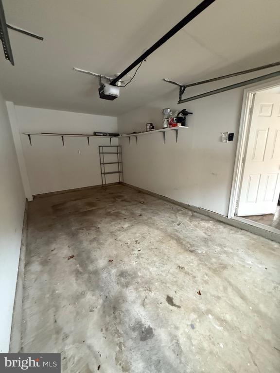 Building Photo - 402 Shaw Ct