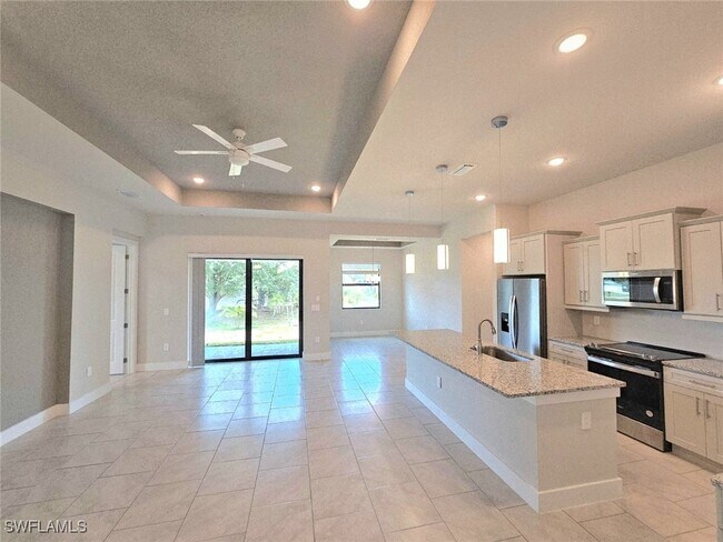 Building Photo - 1704 NW 38th Ave