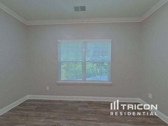 Building Photo - 1814 Woods Ln