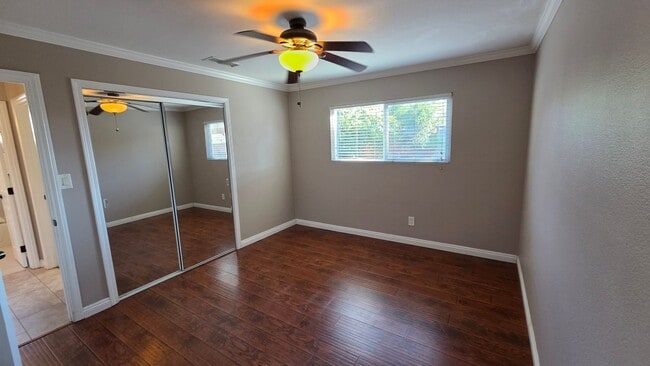 Building Photo - Spacious 3 bed 1 bath with a large backyard!