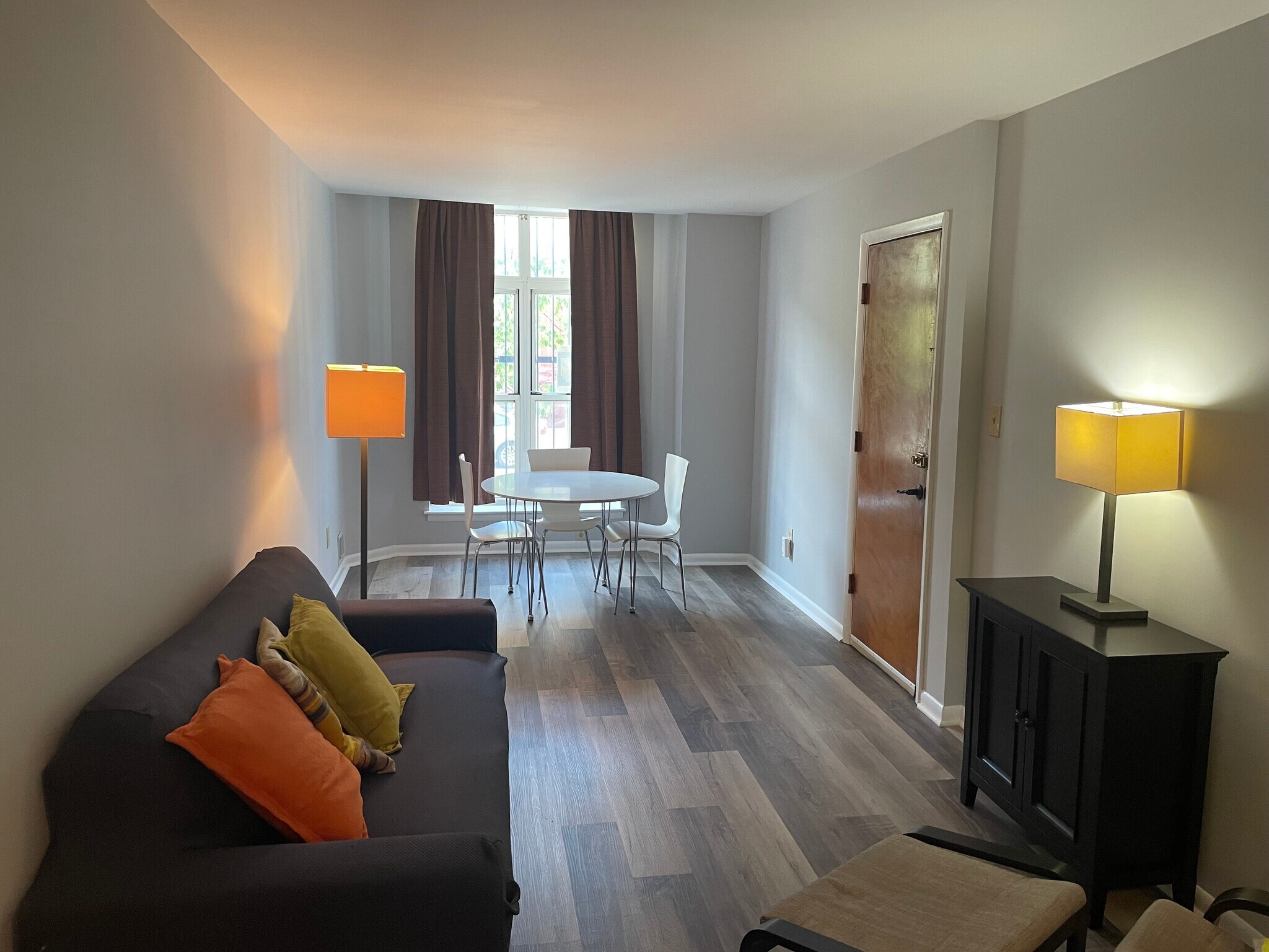 Living area - 225 E Lafayette Ave