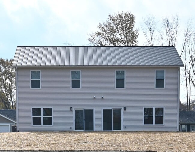 Building Photo - 176 Brushwood Dr