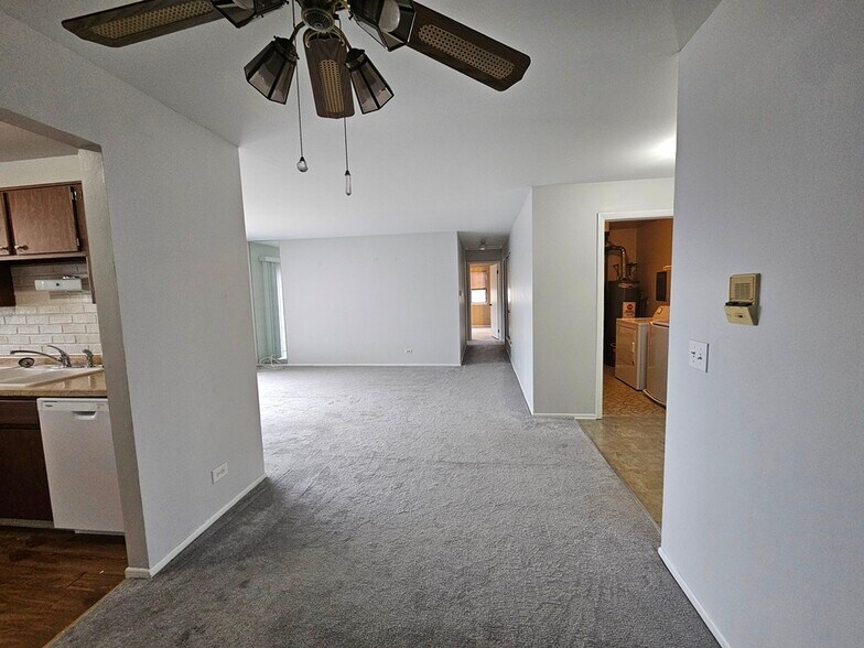 Building Photo - 573 Greystone Ln