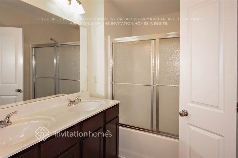 Building Photo - 8123 Brookbend Dr