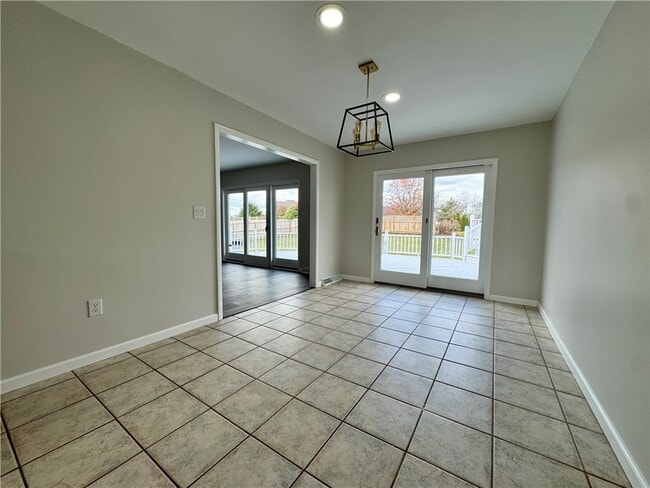 Building Photo - 133 Lincoln Rd