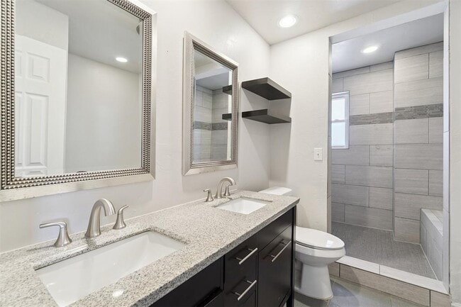 Building Photo - 4824 Elmview Dr