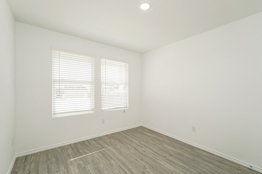 Building Photo - 5916 Forenoon Dr