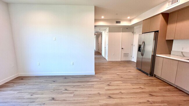 Building Photo - Luxury NoHo Brand New Units!